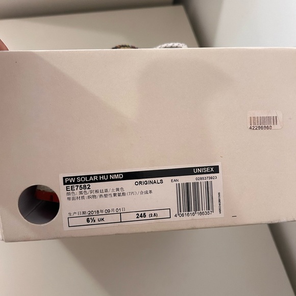 Adidas Human Races - Picture 3 of 3